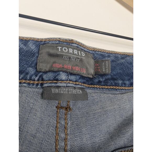 Torrid Vintage Stretch High Rise Wide Leg Jean In Slow Motion Wash - Picture 7 of 8
